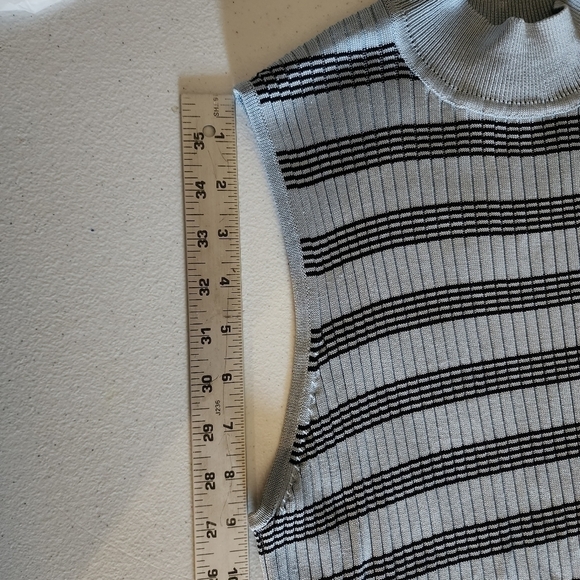 Vintage Burberrys Silk Blue Striped Sleeveless Ribbed Knit Women's Top S… - Picture 9 of 16